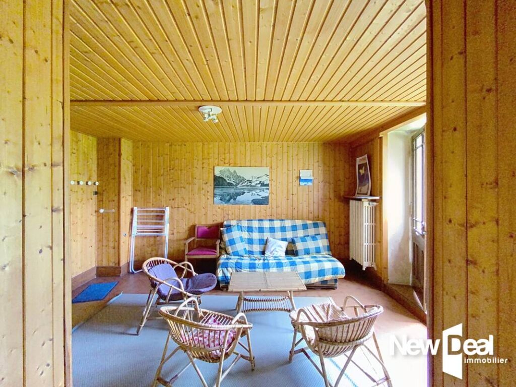 LES HOUCHES – MAISON DE PAYS – 15 pièces – 12 Chambres – 330 m² environ – Terrain 1897 m² – 15 pièces – 12 chambres – 333 m²