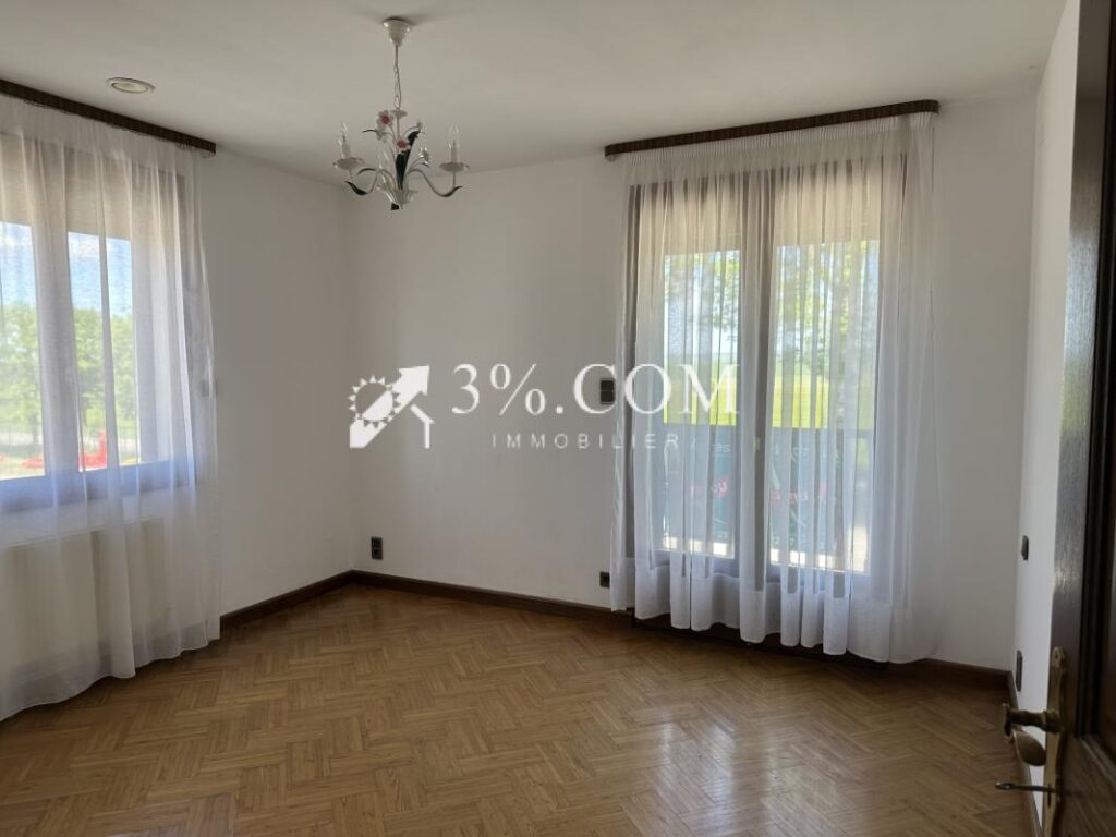 Locaux commerciaux avec logement 639 m2 DOMBASLE EN XANTOIS – 12 pièces – 6 chambres – 639 m²