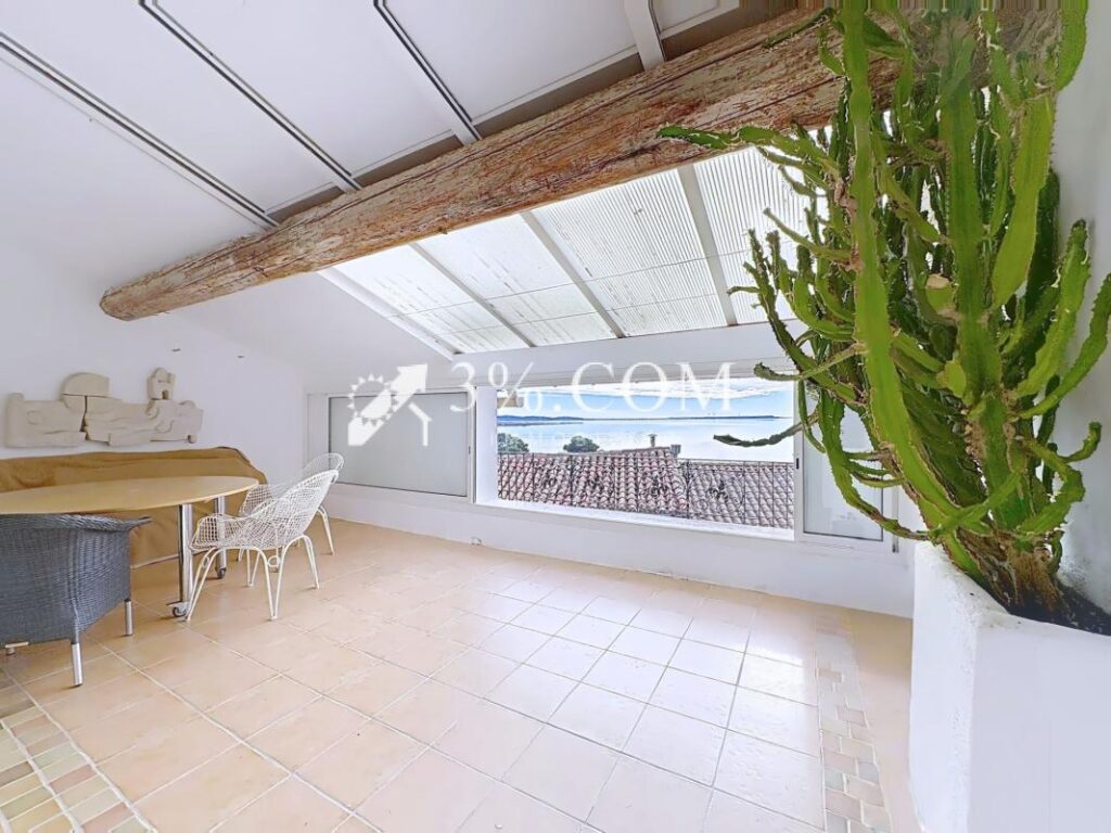 Maison atypique d’exception de 215 m2, 7 pièces, 3 chambres – 8 pièces – 3 chambres – 215 m²