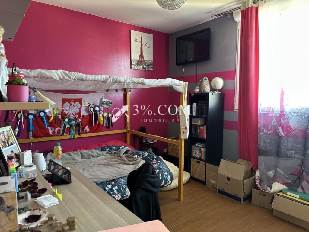 Maison individuelle 7 pièces dont 4 chambres 164 m2 TOUL – 7 pièces – 4 chambres – 164 m²