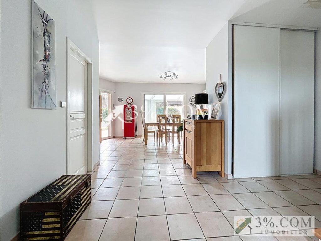 Maison 150,59 m2 habitables avec sous-sol et piscine dans se – 5 pièces – 4 chambres – 150 m²