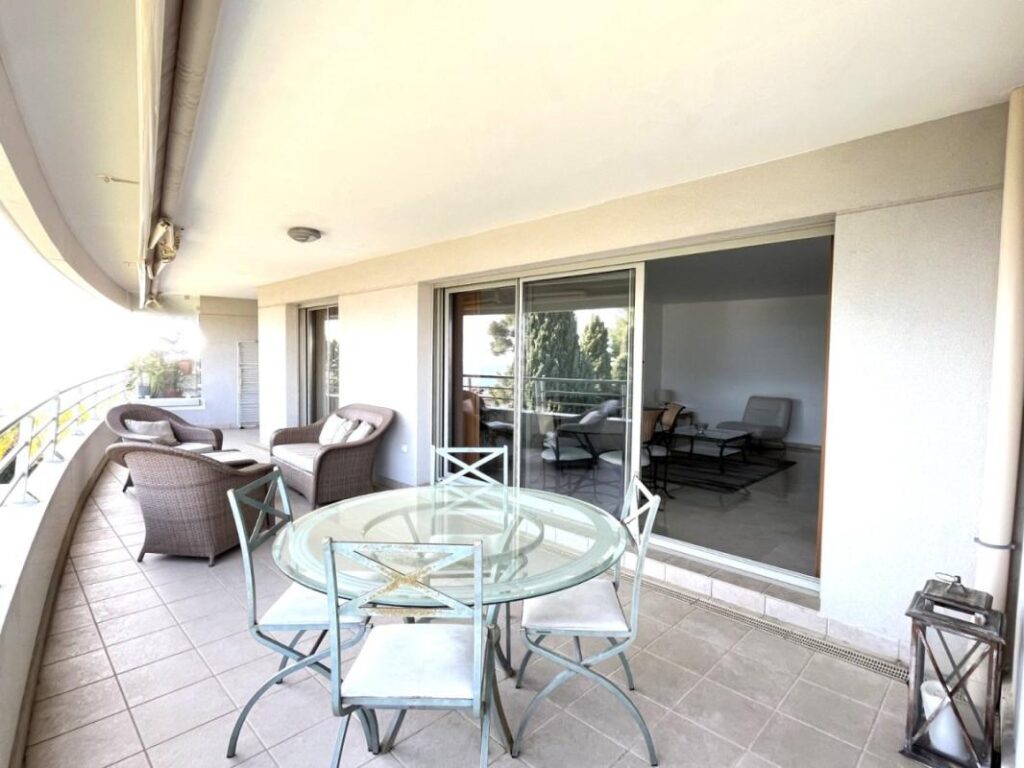 NICE OUEST – AV. DE LA LANTERNE / FABRON 4P – 120 m² – Terrasses 48 m² – Vue mer – Clim – Piscine – Garages – 4 pièces – 3 chambres – 120 m²