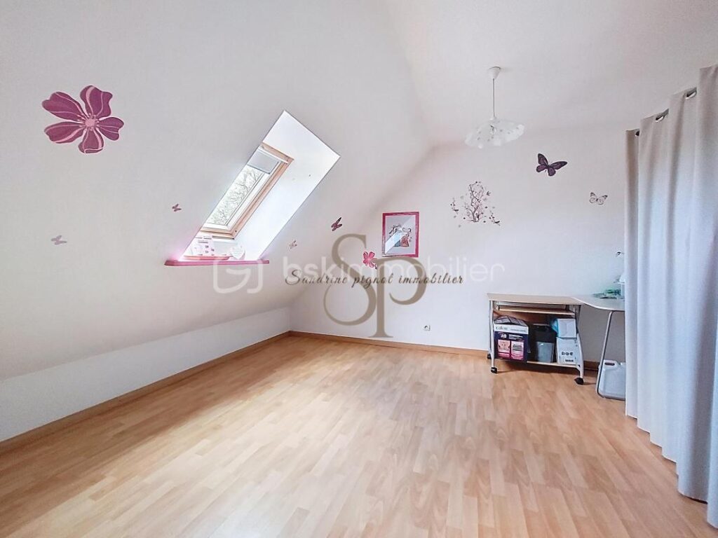 Maison 5 pièces 3 chambres – 5 pièces – 3 chambres – 106 m²