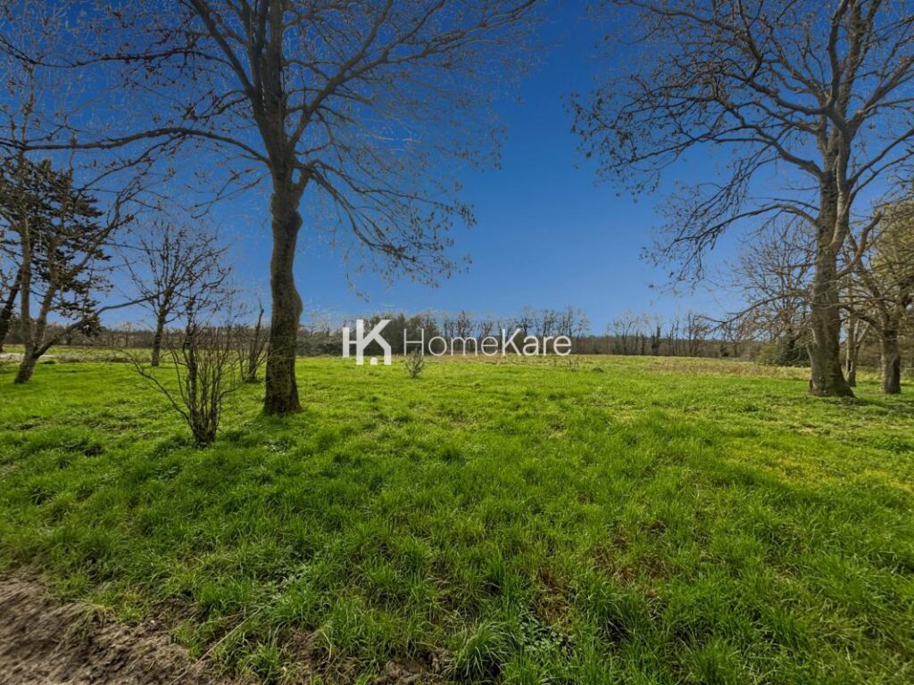 EXCLUSIVITÉ, UNE FERME AVEC DE NOMBREUSES POSSIBILITES – 7 pièces – 5 chambres – 190 m²