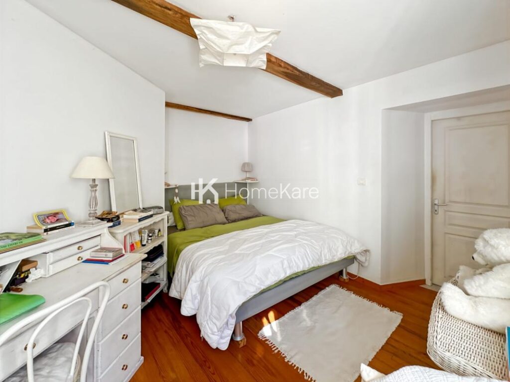 MAISON FAMILIALE – 9 pièces – 6 chambres – 300 m²