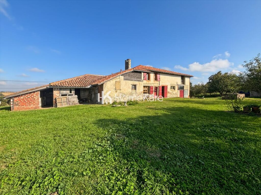 VUE PYRENNEES !!! – 5 pièces – 3 chambres – 197 m²