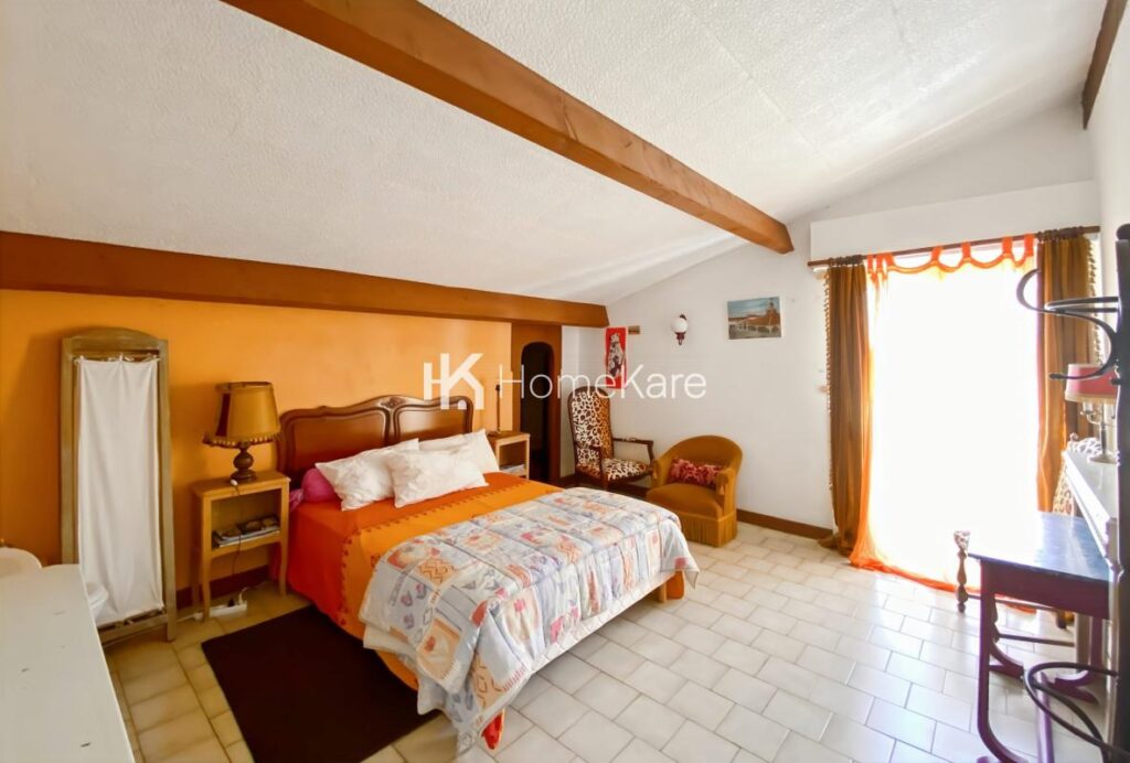 CHARMANTE MAISON SPACIEUSE – 9 pièces – 8 chambres – 270 m²