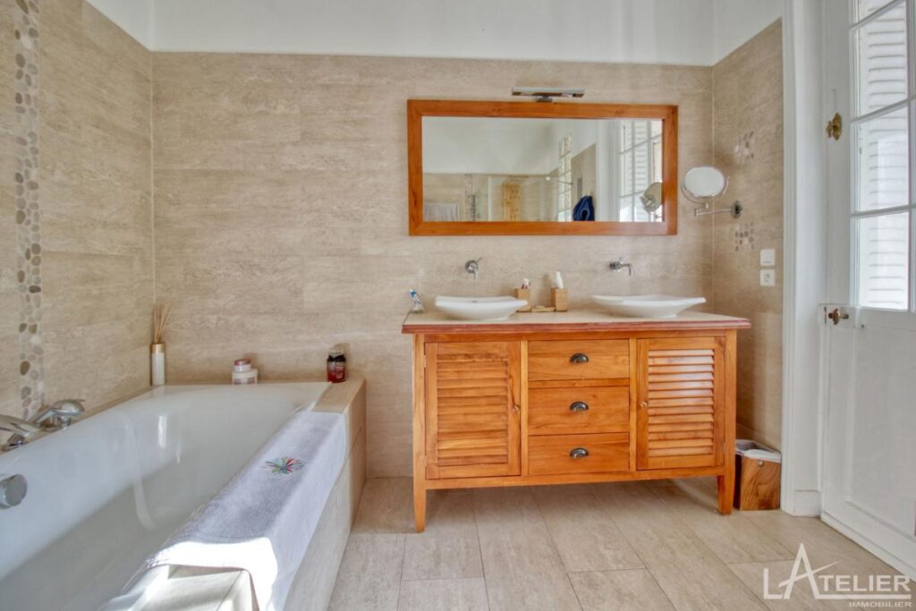 La belle aux Coteaux souriants – 9 pièces – 5 chambres – 195 m²