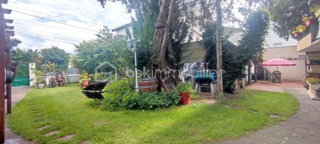 Maison Rare aux Volumes Exceptionnels de 230 M² – 8 pièces – 4 chambres – 230 m²