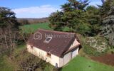 Maison atypique ronde dans un écrin de verdure en Vallée de la Vienne – 5 pièces – 1 chambre – 115 m²