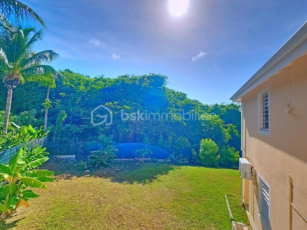 Villa T3 avec vue mer, piscine Saint François – 3 pièces – 2 chambres – 88 m²