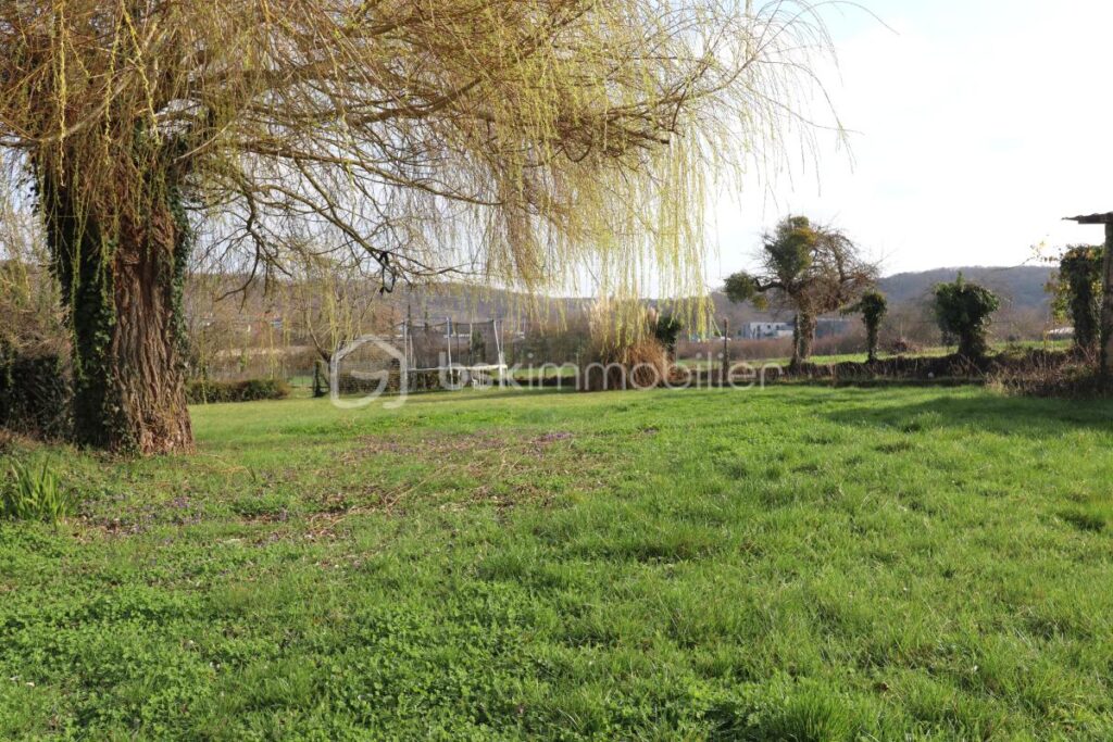 Grande maison aux beaux volumes (8 pièces 175m²) 5 ou 6 chambres avec sous-sol total (85m²) – 8 pièces – 6 chambres – 175 m²