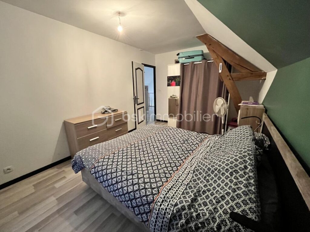 Charmante maison de village en pierre – 4 pièces – 3 chambres – 91 m²