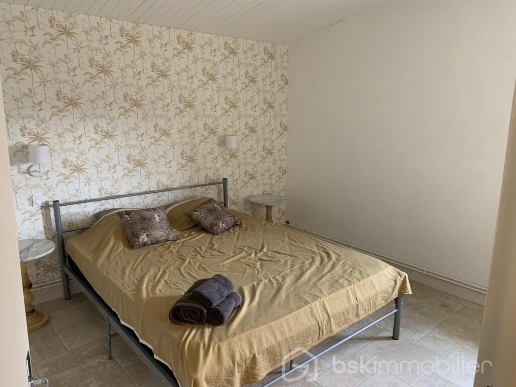 Grande maison lumineuse de 252m² – 7 pièces – 5 chambres – 252 m²