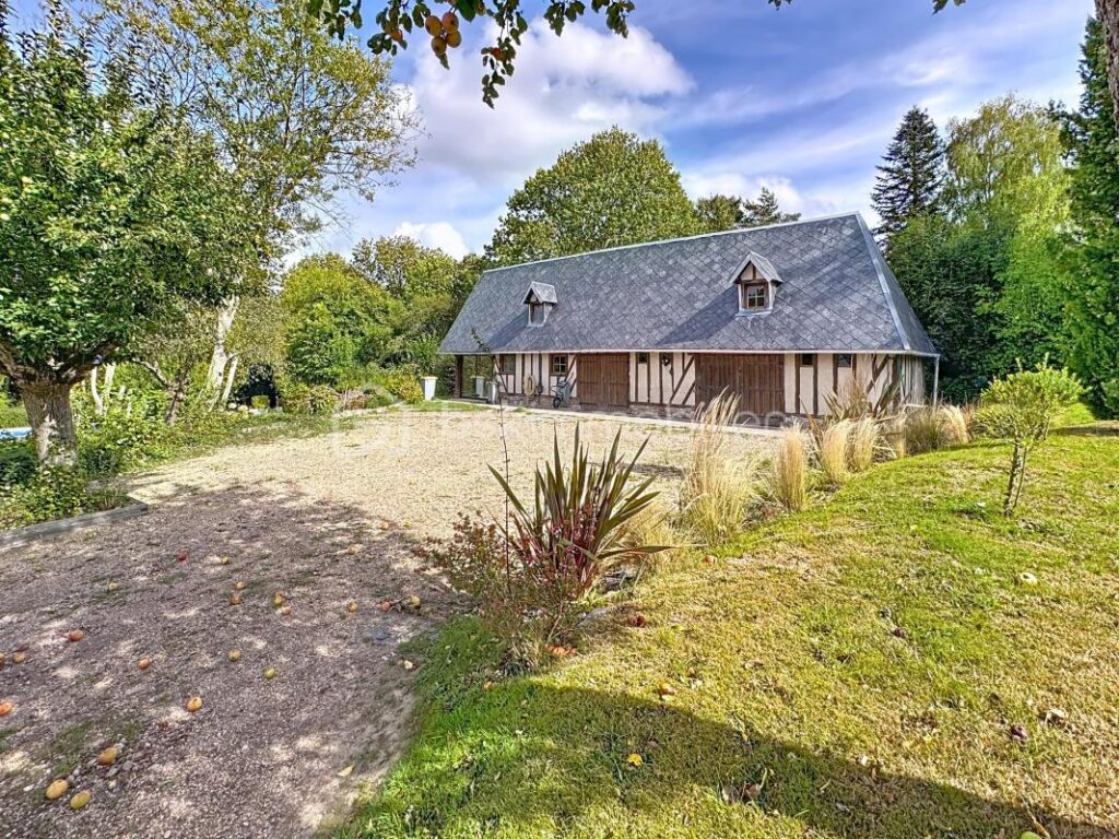 Maison de campagne avec grande dépendance et piscine – 6 pièces – 3 chambres – 129 m²