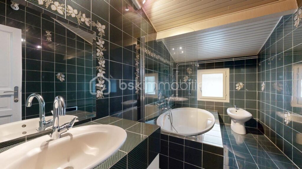 MAISON INDIVIDUELLE – PISCINE – TOURNEFEUILLE – CALME – 137m2 – DOUBLE VITRAGE – PROCHE AIRBUS- ROCADE ARC-EN-CIEL – 5 pièces – 3 chambres – 137 m²