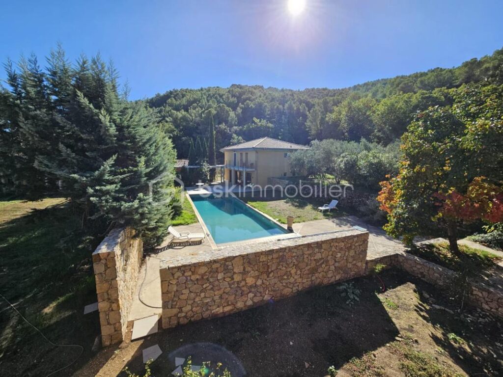 APPARTEMENT DE 79 M² AVEC TERRASSE – DRAGUIGNAN – 3 pièces – 3 chambres – 79 m²