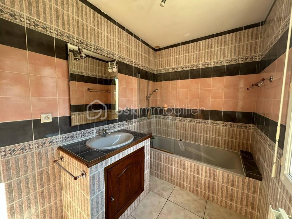 Maison T4 113m² Climatisée avec garage GRABELS proche des commerces – 4 pièces – 3 chambres – 117 m²