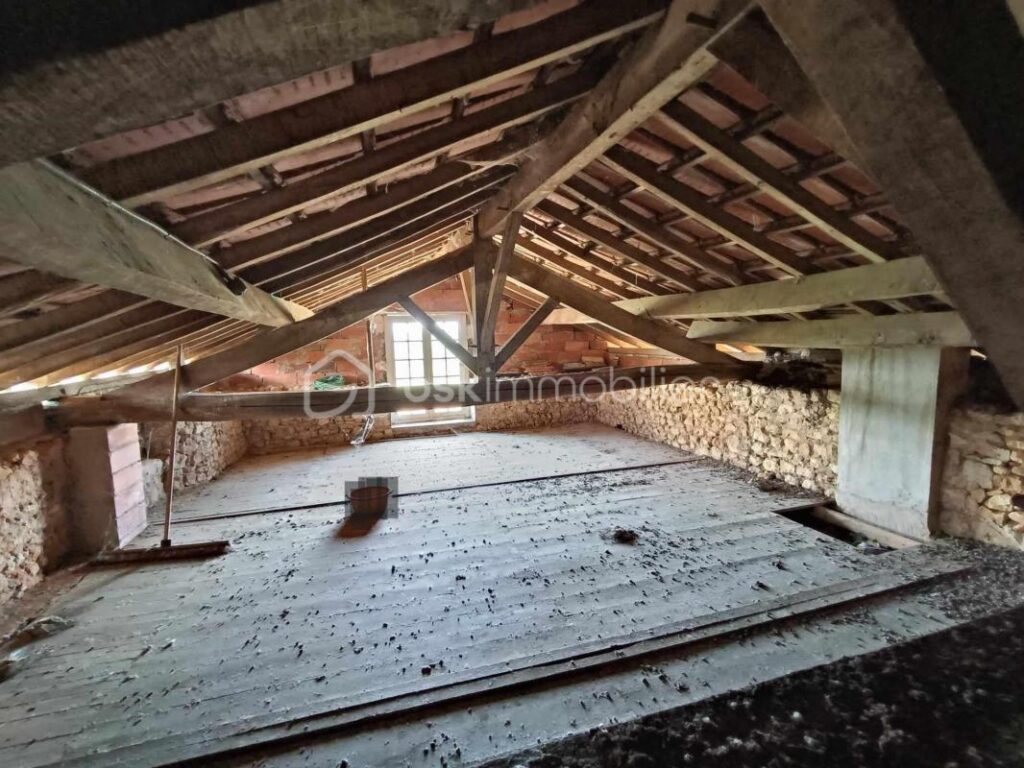 Vends Maison en Plein Cœur du Centre Ville de Belvès avec Terrasse Couverte & Jardin – 4 pièces – 3 chambres – 108 m²