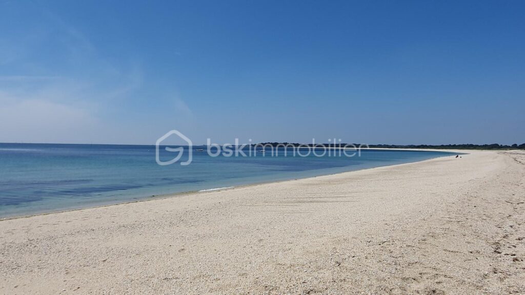 Maison 10 pièces de 210 m² – 10 pièces – 5 chambres – 210 m²