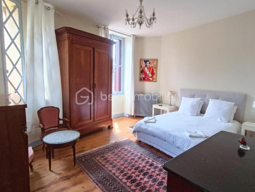 Un Voyage Hors du Temps à Auch – 7 pièces – 4 chambres – 210 m²