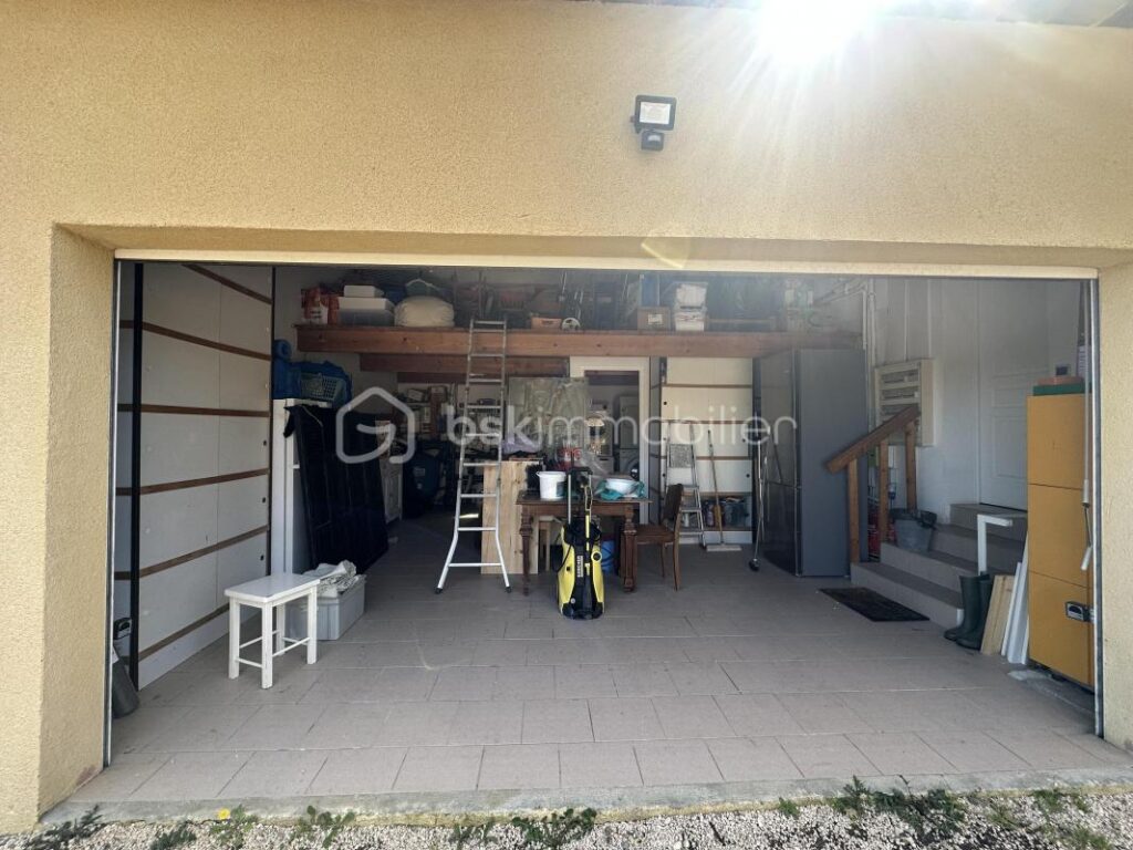 🔔 Retour à la vente – Cause divorce des promettants Propriété d’exception de 222 m² exposée plein Sud, de plain-pied, avec piscine – Dépendance de 50 m² – Jardin ( Parc arboré ) de 4 230 m² – Extension possi – 7 pièces – 5 chambres – 222 m²