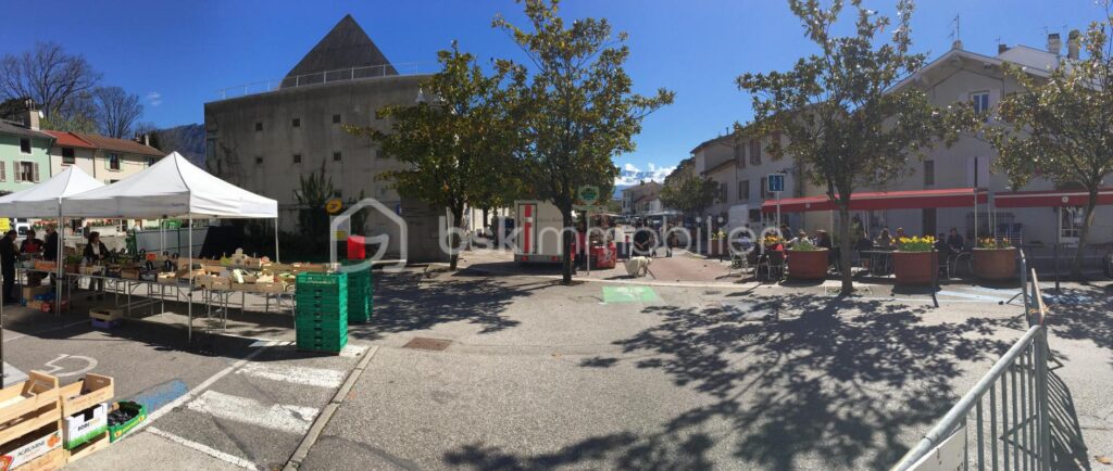 Maison familiale de charme 155m² au cœur de Sassenage, en bordure du Furon – 7 pièces – 4 chambres – 155 m²