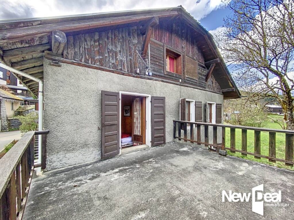 LES HOUCHES – MAISON DE PAYS – 15 pièces – 12 Chambres – 330 m² environ – Terrain 1897 m² – 15 pièces – 12 chambres – 333 m²