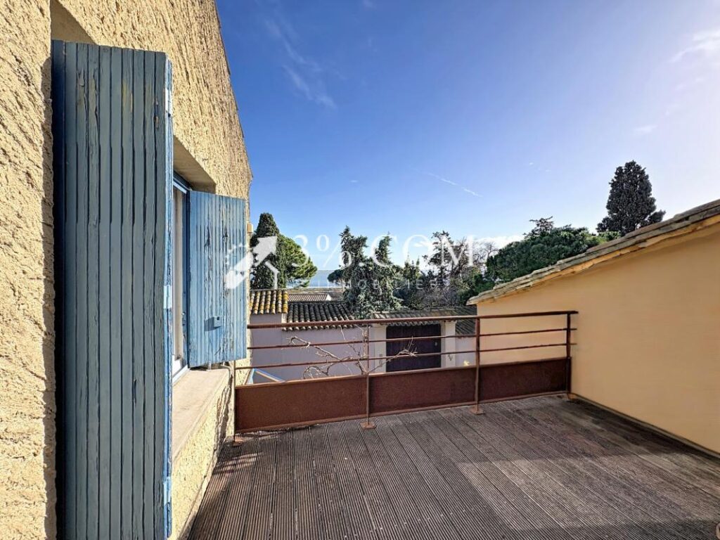 Charmante maison atypique de caractère avec terrasses, studi – 8 pièces – 4 chambres – 183 m²