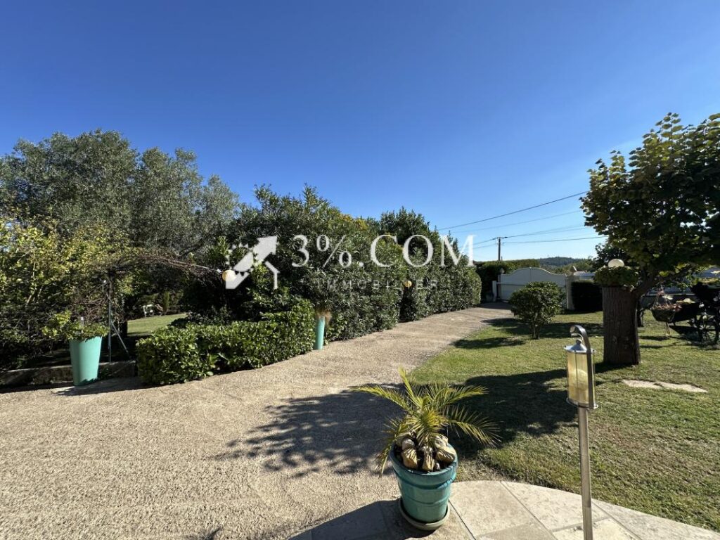 Maison de caractère 4 chambres, bureau et spacieux jardin ar – 8 pièces – 4 chambres – 183 m²