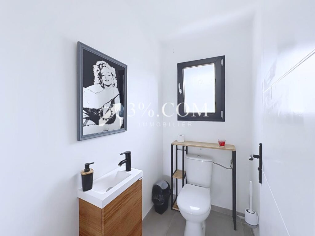 Belle maison contemporaine 6 pièces de 148 m2 avec piscine – 6 pièces – 4 chambres – 148 m²