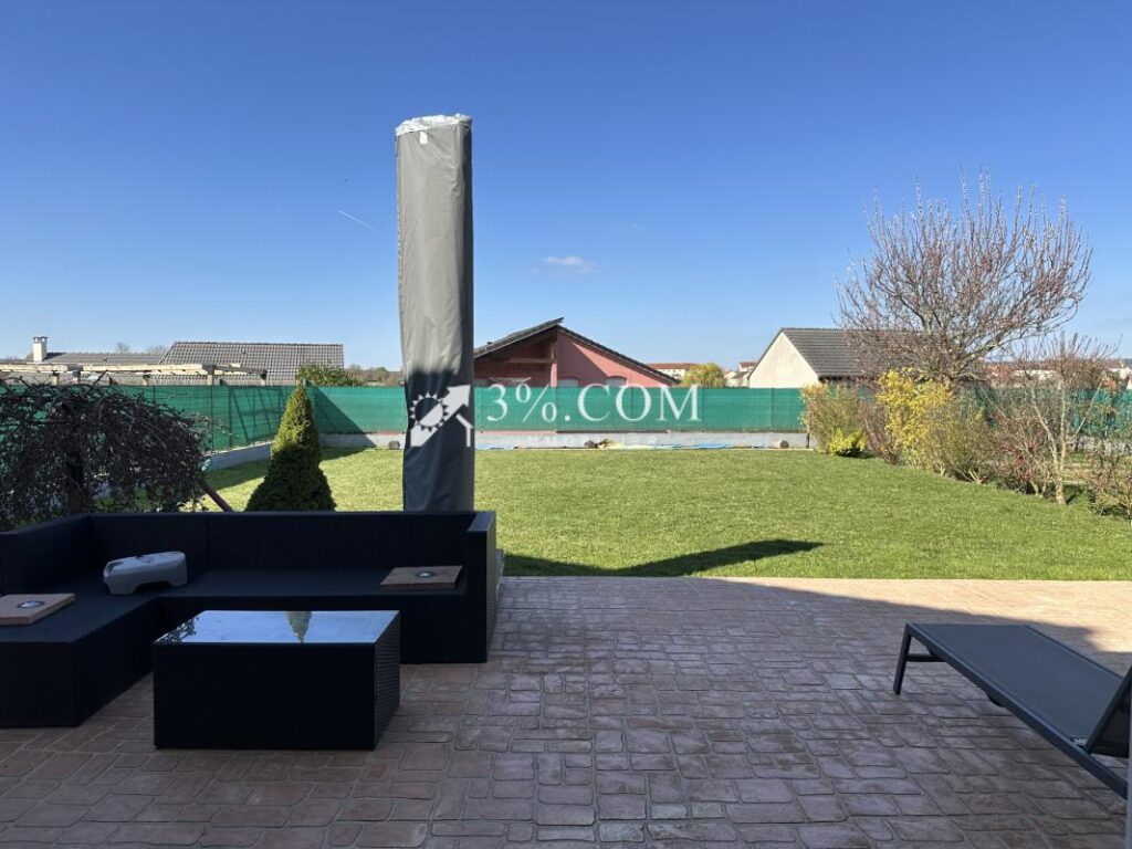 Maison individuelle 7 pièces dont 4 chambres 164 m2 TOUL – 7 pièces – 4 chambres – 164 m²