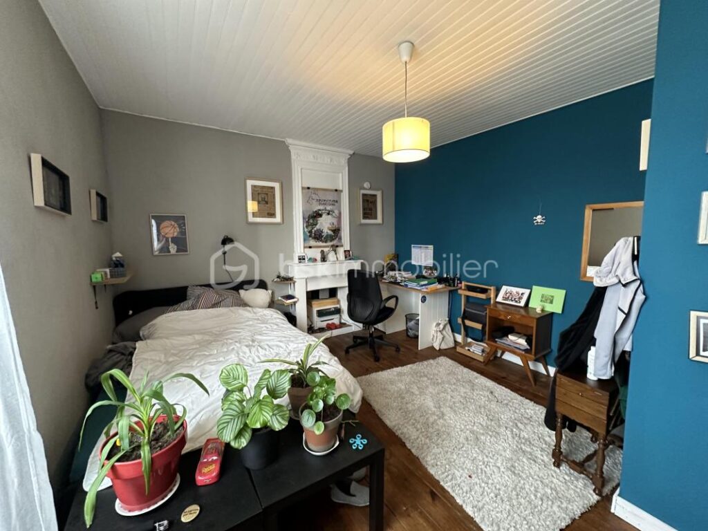 Maison en pierre avec dépendances et grand jardin – 5 pièces – 4 chambres – 132 m²