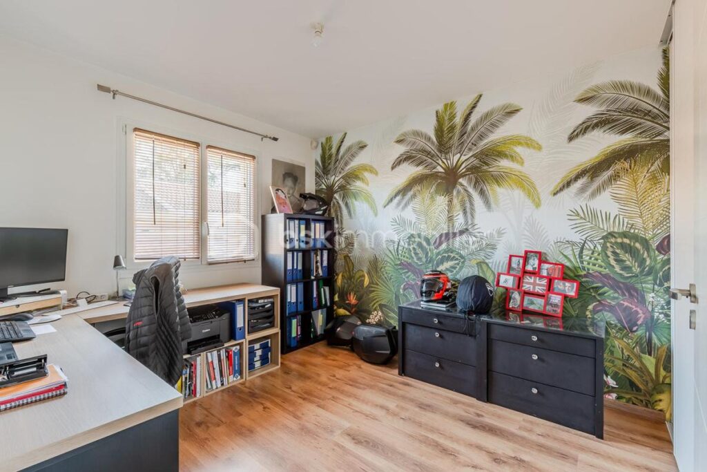 RARE MAISON PLAIN PIED DOUBLE GARAGE PISCINE SPA ET HAMMAM – 7 pièces – 4 chambres – 190 m²