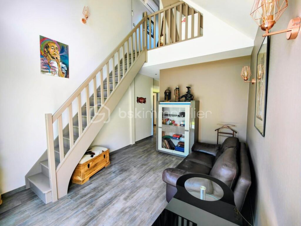 Maison av jardin arboré vue dégagée et sous-sol total ! – 10 pièces – 4 chambres – 239 m²