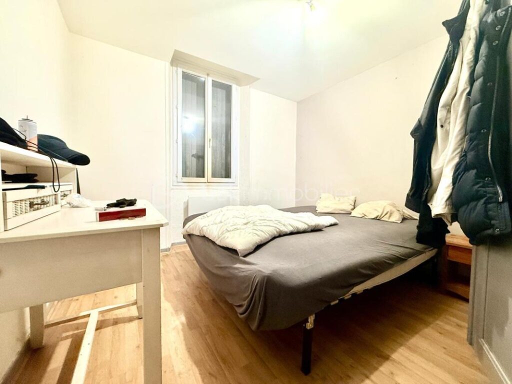 À VENDRE – VILLA 106 M² AVEC GARAGE + 2 APPARTEMENTS – À MEZEL – PRIX 338 000 € – 3 pièces – 2 chambres – 106 m²