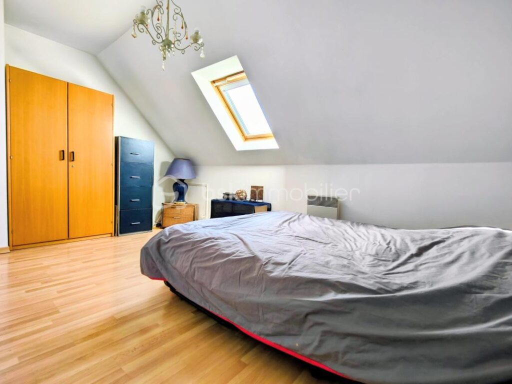 A l’abris des regards, belle maison familiale av 4 chambres et garage – 6 pièces – 4 chambres – 146 m²