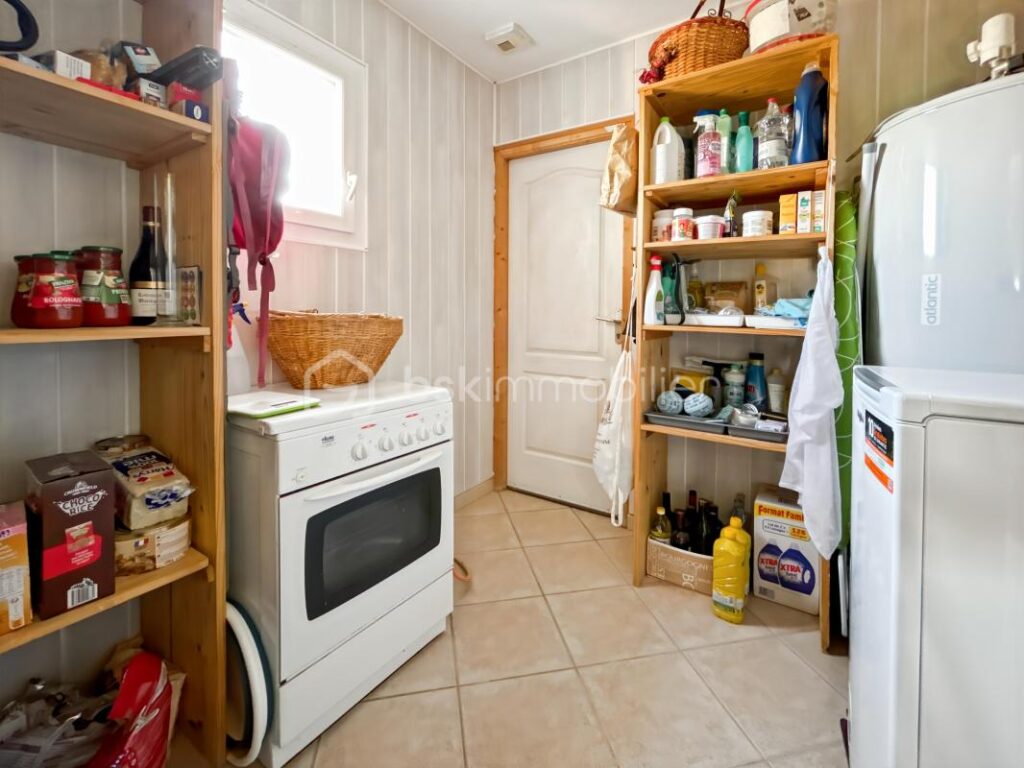 Maison familiale avec 5 chambres, véranda, jardin et prestations modernes – Proche gare de Sens – 7 pièces – 5 chambres – 179 m²