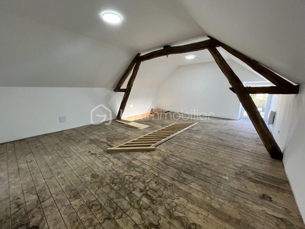 Superbe maison de campagne fraîchement rénovée sur son magnifique terrain au cœur de la forêt – 4 pièces – 2 chambres – 90 m²