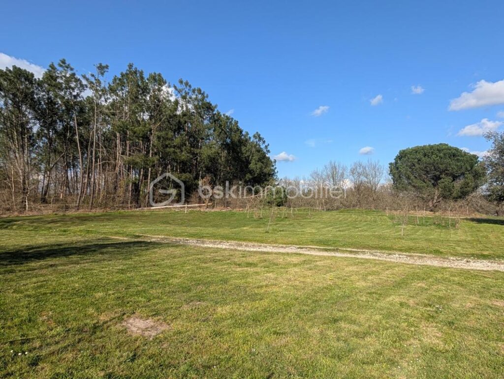 MAISON RENOVEE « ESPRIT LOFT » de 302m2 – 4 CH dont 1 suite parentale – 8 pièces – 4 chambres – 302 m²