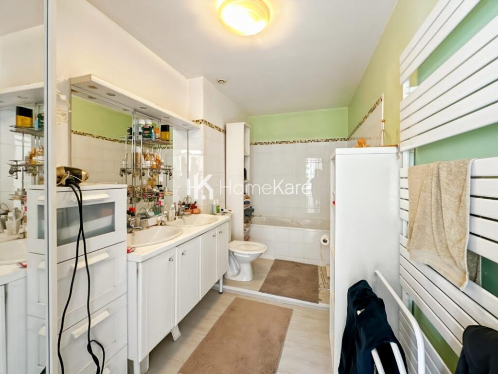 MAISON FAMILIALE – 9 pièces – 6 chambres – 300 m²