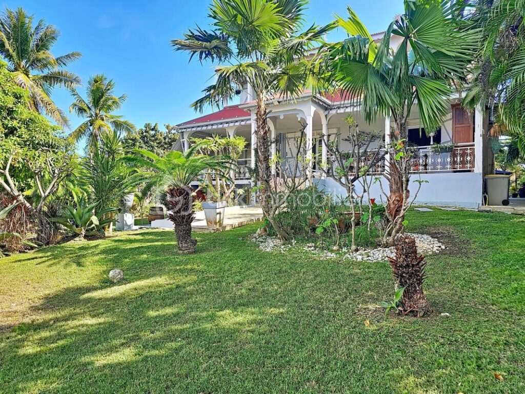 Villa de caractère 4 chambres Saint Francois – 6 pièces – 4 chambres – 165 m²