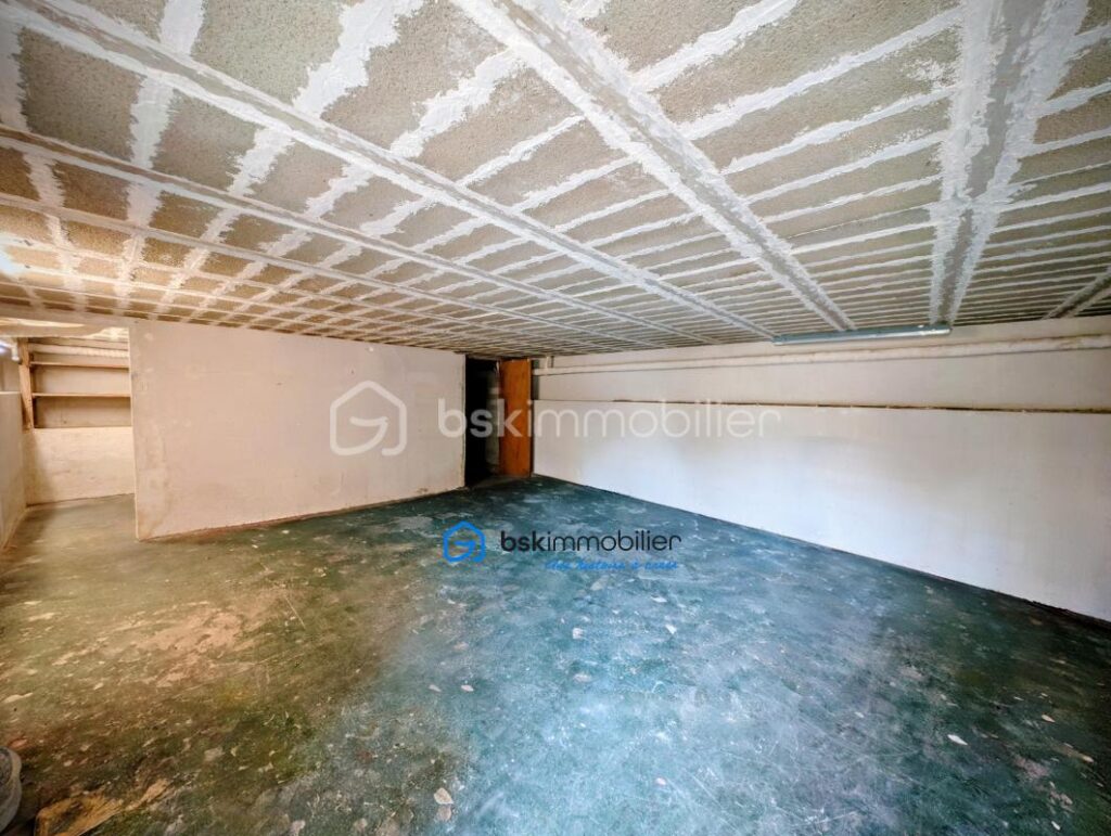 Exceptionnel ! Rare sur le secteur. Villa au cœur des Alpilles, jardin, piscine, terrain clôturé – 5 pièces – 4 chambres – 148 m²