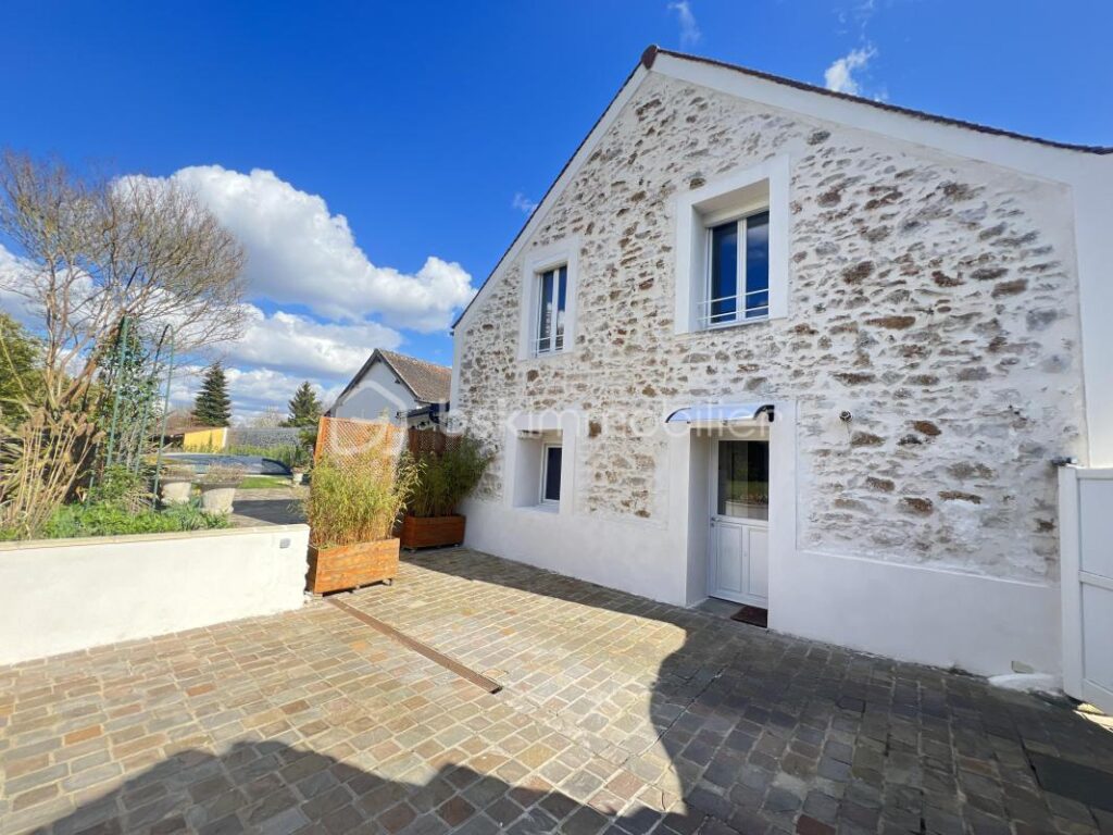 🏡 Maison de caractère rénovée – Lardy Bourg – 5 pièces – 3 chambres – 139 m²