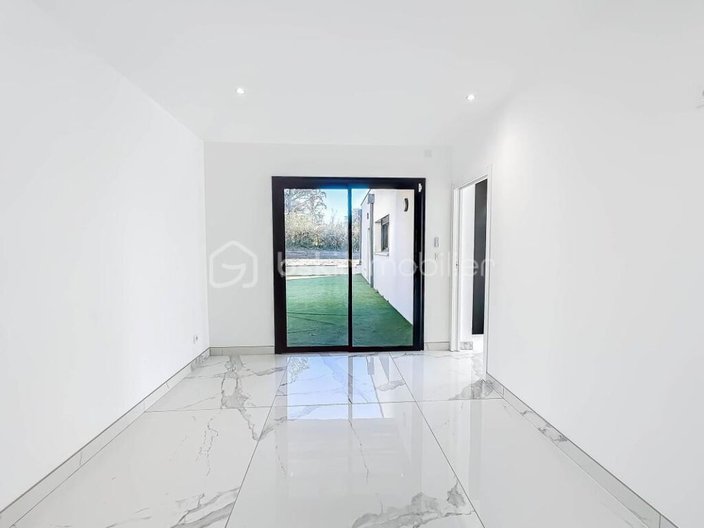 *** SUBLIME VILLA CONTEMPORAINE DE 198M2, AVEC PISCINE ET GARAGE *** – 6 pièces – 4 chambres – 198 m²