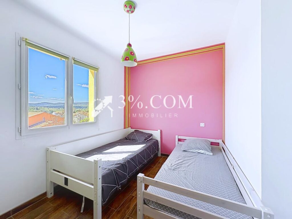 Villa contemporaine d&rsquo;architecte – 7 pièces dans un cadre na – 7 pièces – 4 chambres – 157 m²