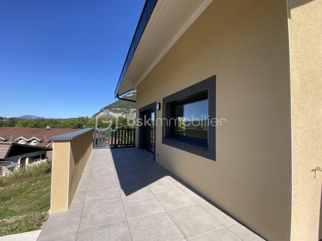 Magnifique maison 5 pièces sur 1088m2 de terrain à l&rsquo;entrée de Sillingy – 5 pièces – 4 chambres – 154 m²