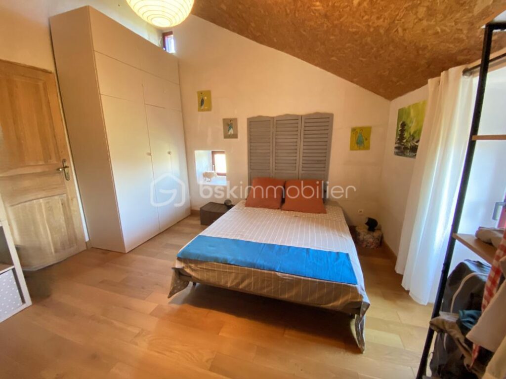 Charme, nature & autonomie – 147 m² + grange – Sud Aveyron – 5 pièces – 3 chambres – 147 m²