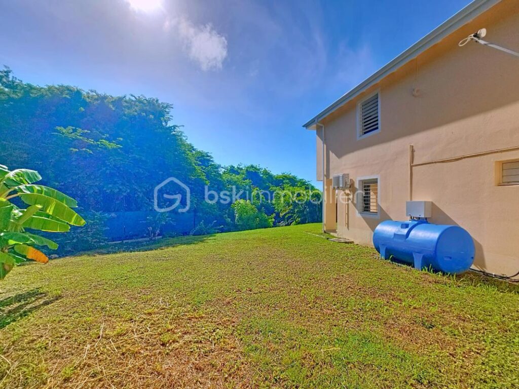 Villa T3 avec vue mer, piscine Saint François – 3 pièces – 2 chambres – 88 m²