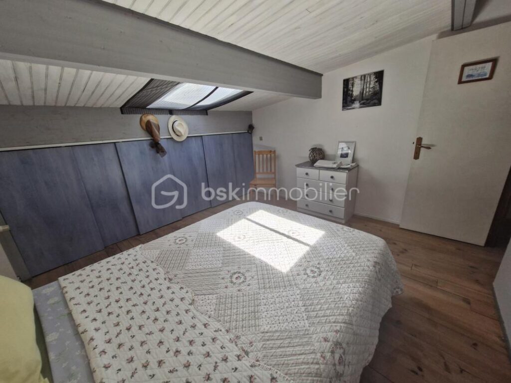 Charmante maison longère de 350m2 à Port-Sainte-Foy-et-Ponchapt – 15 pièces – 8 chambres – 350 m²